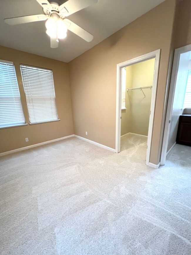 Building Photo - Modesto: $2529  3 bedroom 2.5 bath well ma...