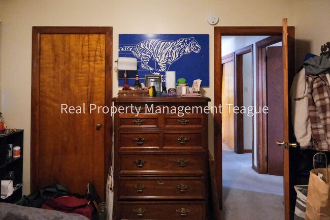 Building Photo - Charming 3 bedrooms in Rensselaer