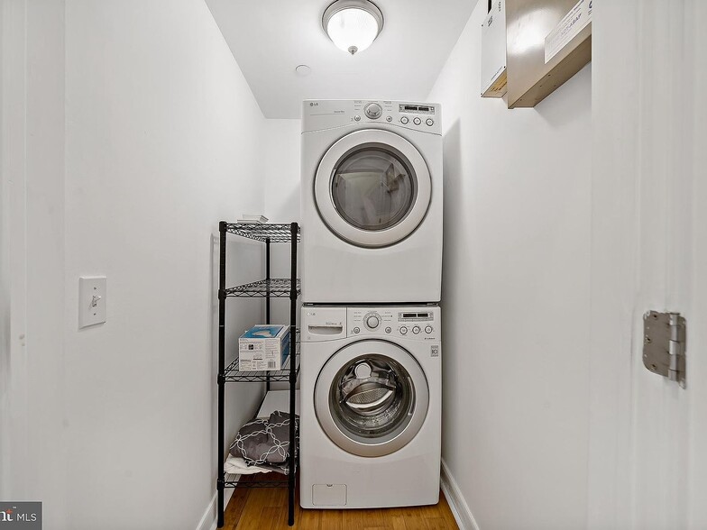 Building Photo - 655 N 16th St