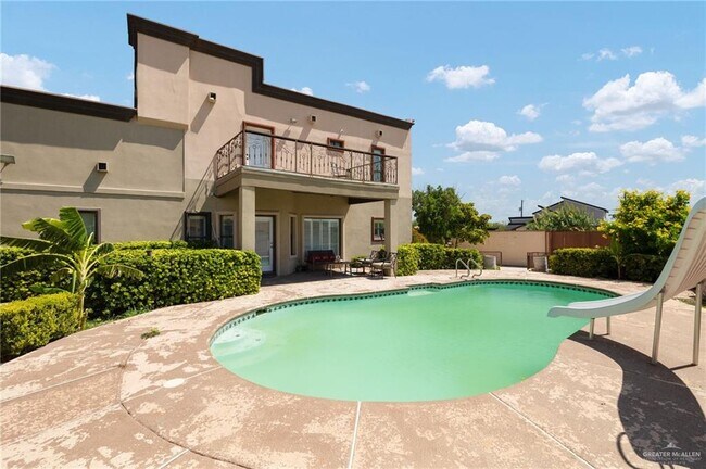 Building Photo - 682 Alto Bonito St