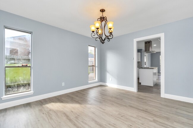 Building Photo - 3514 Summit Ln