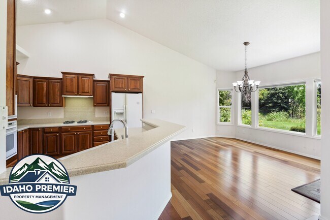 Building Photo - 418 E Trailside Dr