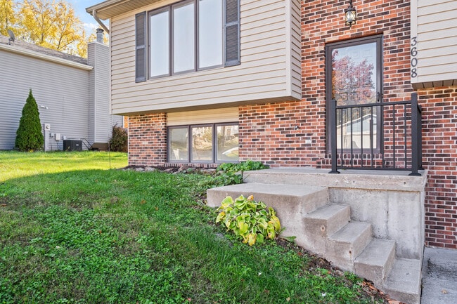 Building Photo - 3608 Teakwood Dr