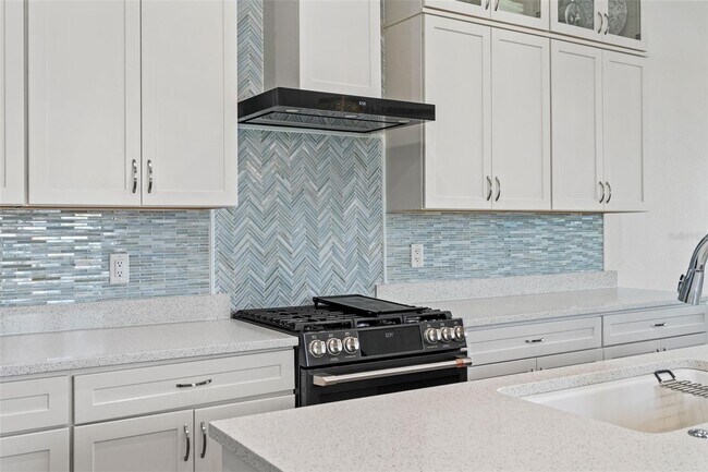 Building Photo - 11715 1st St E