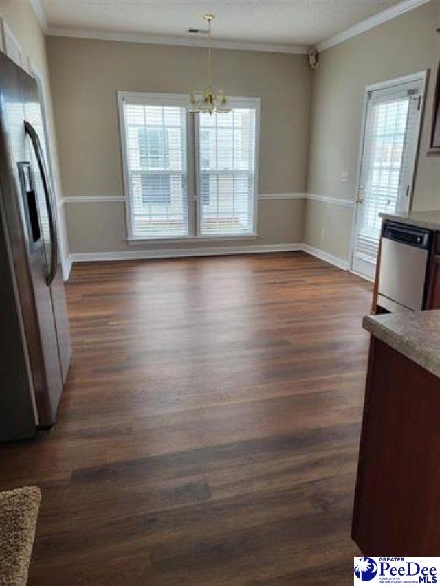 Building Photo - 737 Aster Dr