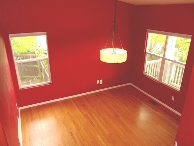 Building Photo - Three Bedroom Home in Wolf Creek, near Fox Hill GC