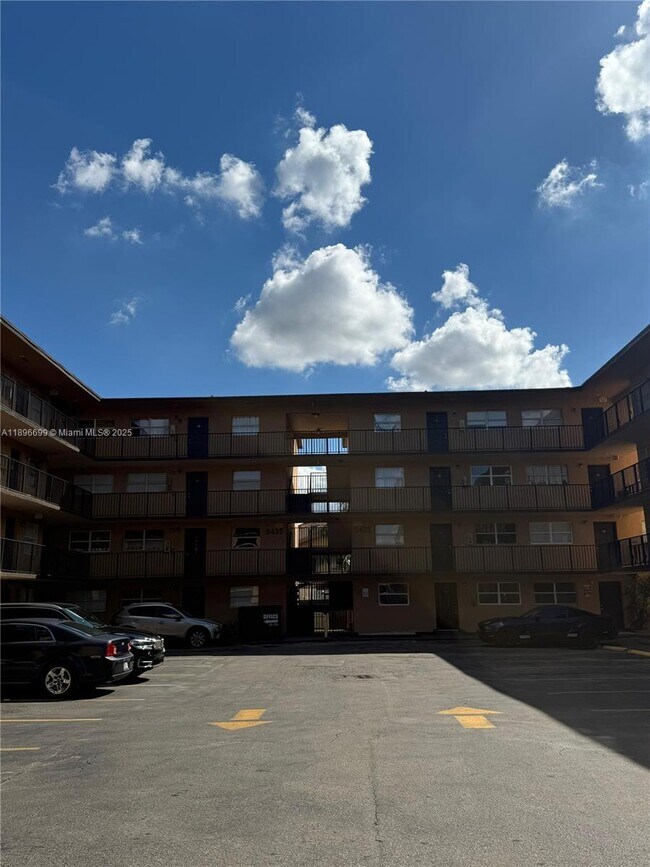 Building Photo - 5425 W 24th Ave