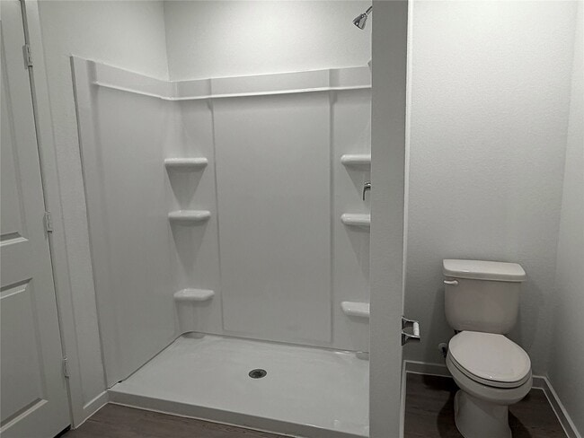 Building Photo - 940 Woodhaven Lks Dr