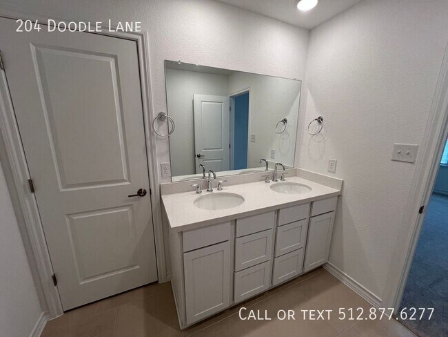 Building Photo - 204 Doodle Ln