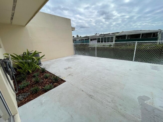 Building Photo - 10104 SW 20th St