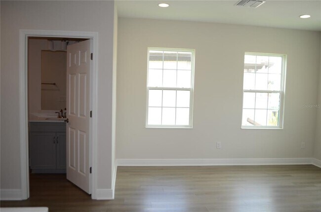 Building Photo - 35335 Big Hawk Dr
