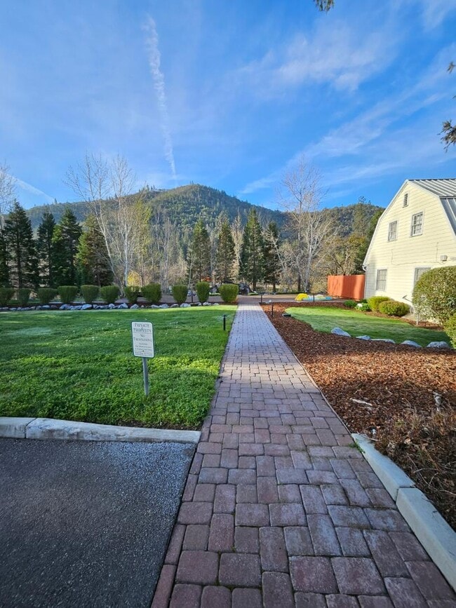 Building Photo - 141 Rivers Edge Ct