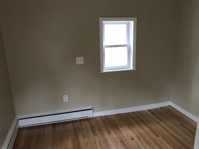 Bedroom - 807 Triphammer Rd