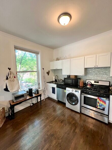 Building Photo - 2905 N Mildred Ave