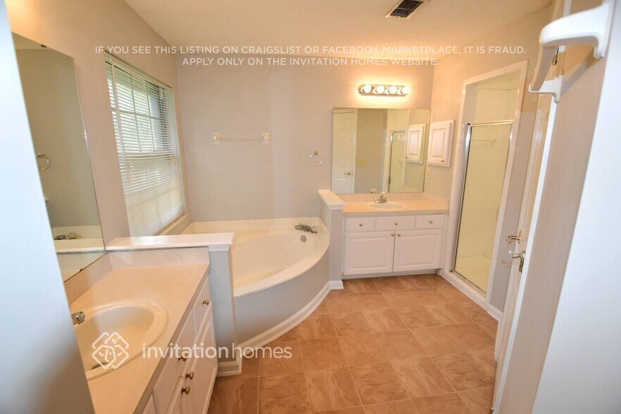 Building Photo - 4429 Hollygate Ct