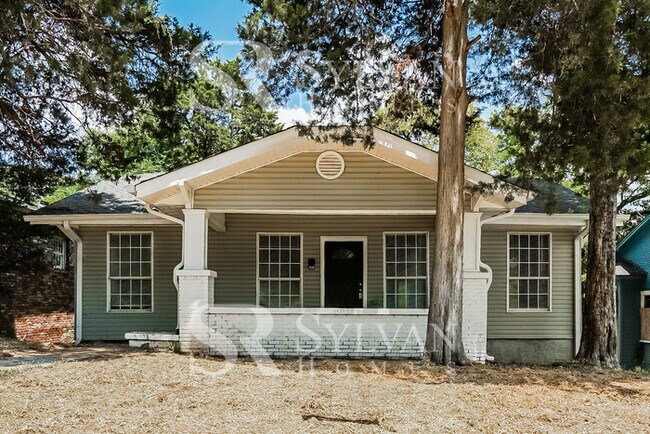 Building Photo - Coming HOME never felt so good!