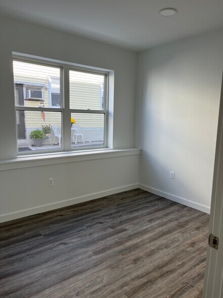 Building Photo - 118 Stuyvesant Ave