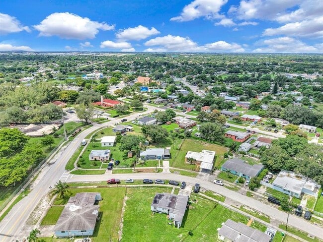 Building Photo - 15710 NW 19th Ave