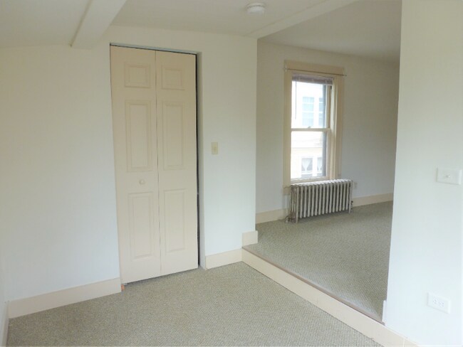 Building Photo - 111 N Winooski Ave