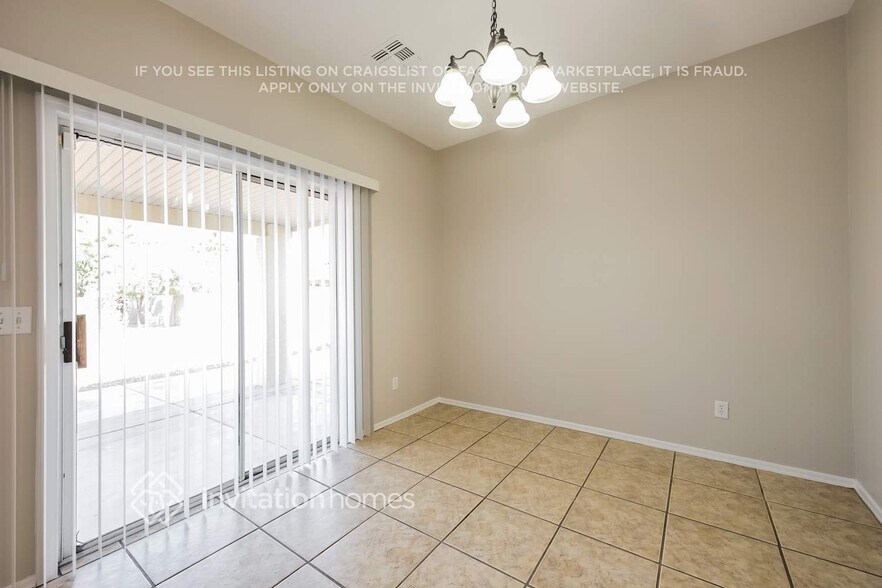Building Photo - 5702 N 73rd Ln