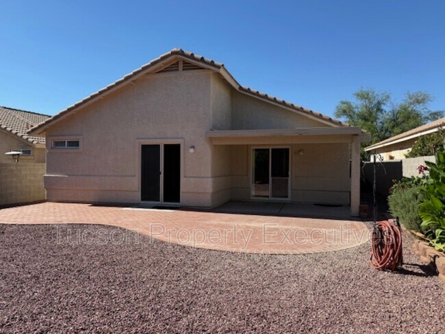 Building Photo - 13256 N Hammerstone Ln