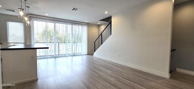 Building Photo - 506 S Hardy Dr