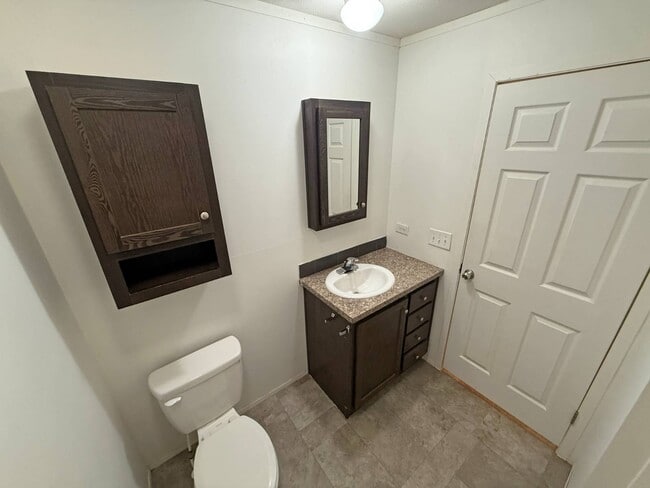 Building Photo - 2501 N Apperson Way