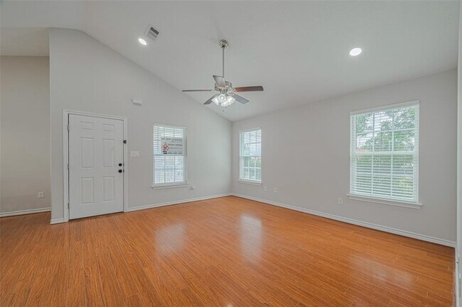 Building Photo - 1105 Panama St