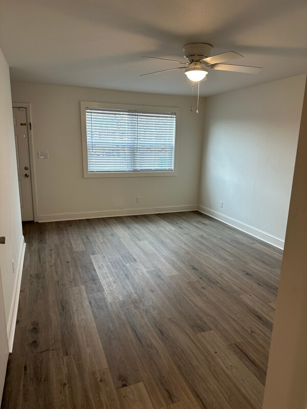 Building Photo - 2504 Redwood Ct
