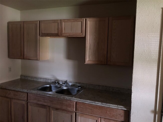 Building Photo - 4223 Rockingham St