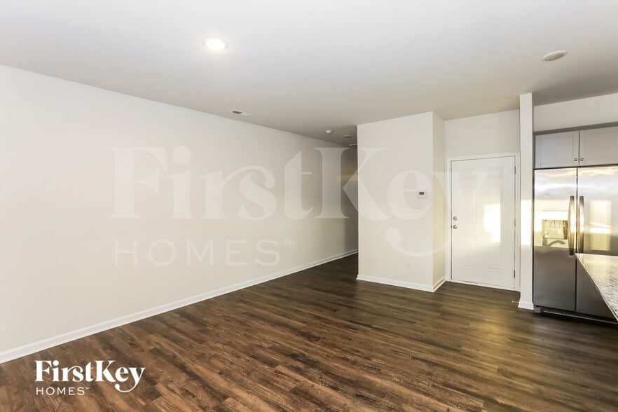 Building Photo - 10717 Rivergate Dr NW