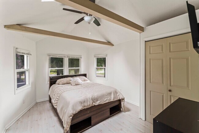 Building Photo - 2404 Saunders Station Rd