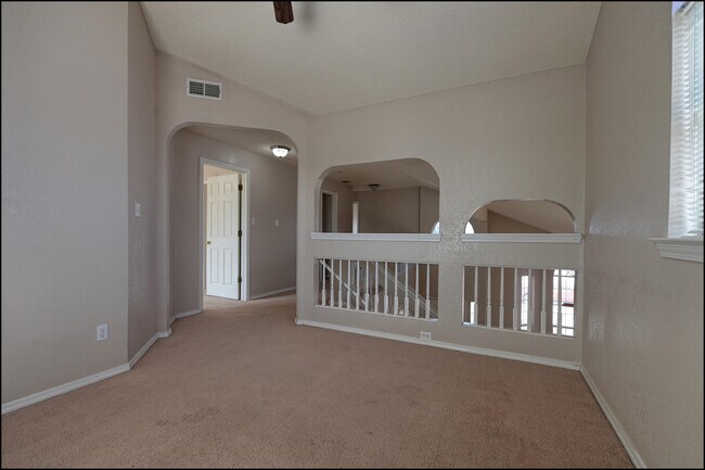 Building Photo - 7456 Luz De Lumbre Ave