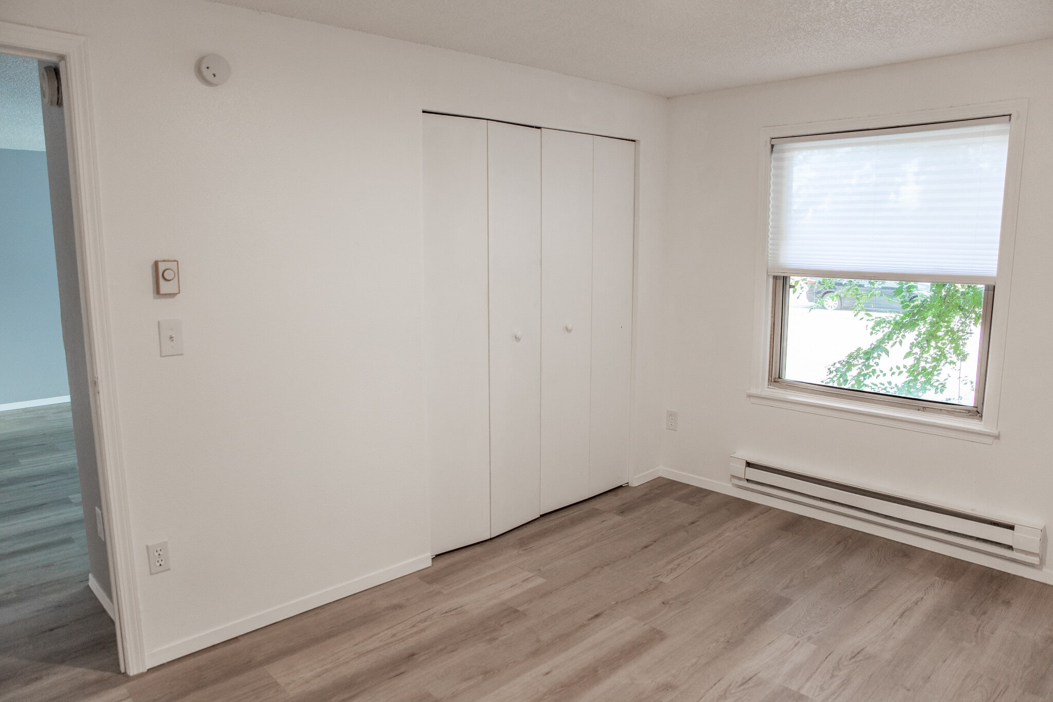 Master bedroom with large closet - 3595 S King St
