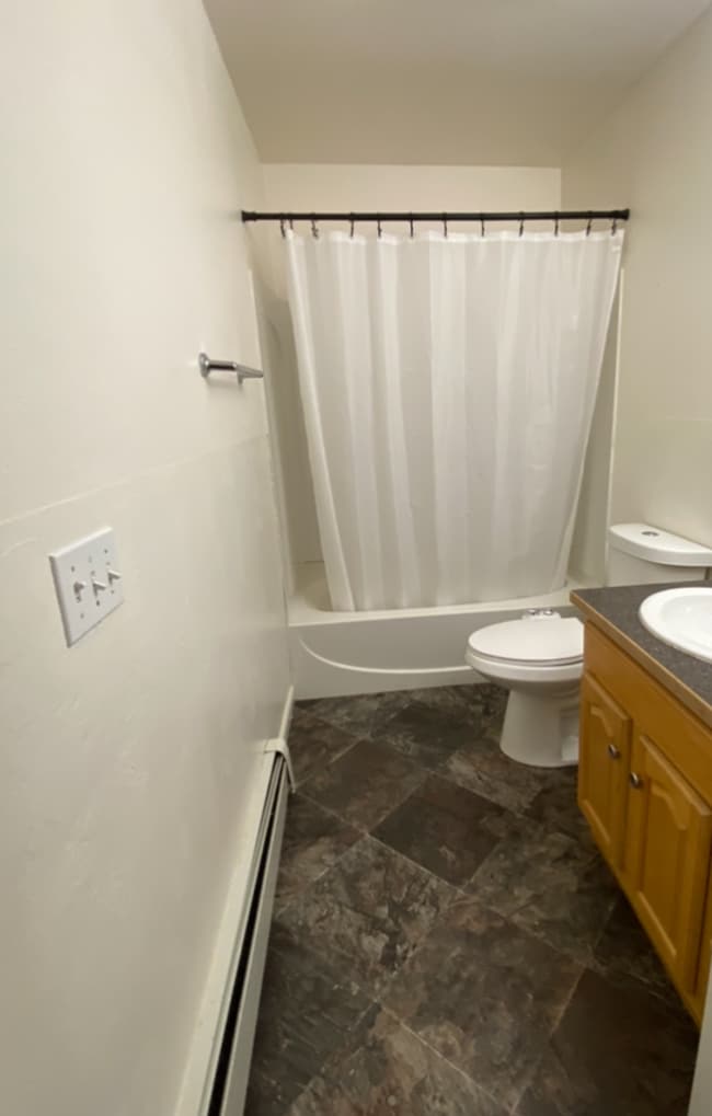 Building Photo - Fantastic 5 bedroom, 2.5 bath with an oversized 2 car garage, home on a private Acre, for rent ac...