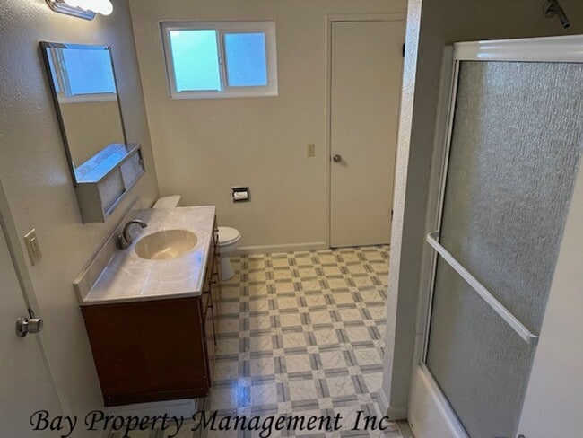 Building Photo - Rent Reduced! 4 Bedroom, 2 Bath Home Near Windyhill Park