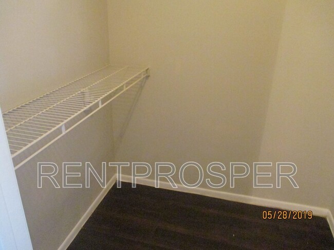 Building Photo - 3858 Bay Club Cir