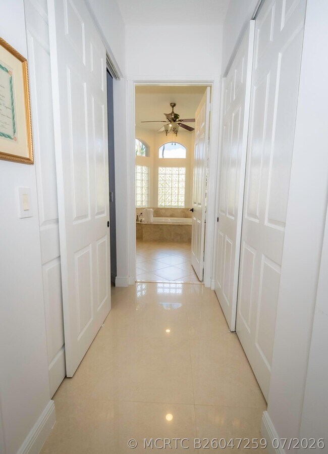 Building Photo - 10849 Bal Harbor Dr