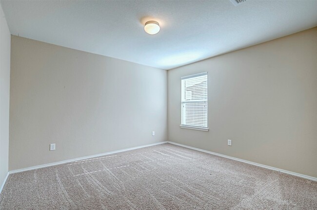 Building Photo - 120 Abelia Dr