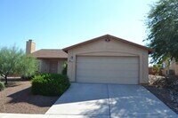 Building Photo - Bright & Spacious 3-Bedroom Tucson Rental with Low-Maintenance Backyard