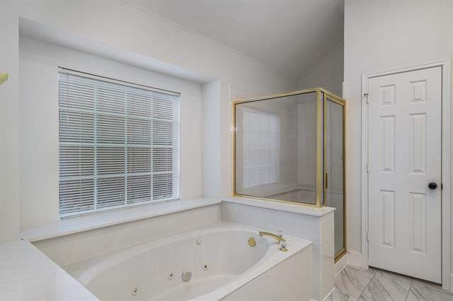 Building Photo - 4220 Oak Grove Dr