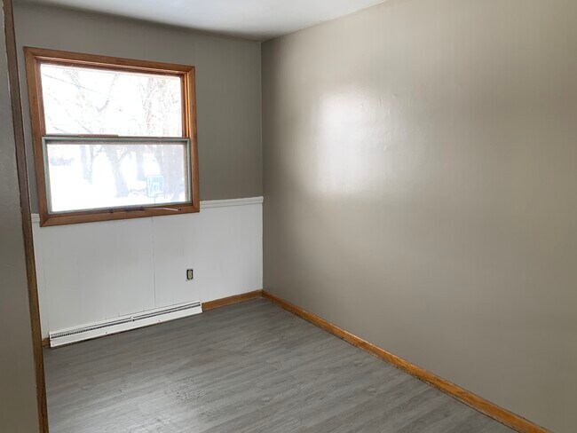 Building Photo - 3256 Delray Ave NW