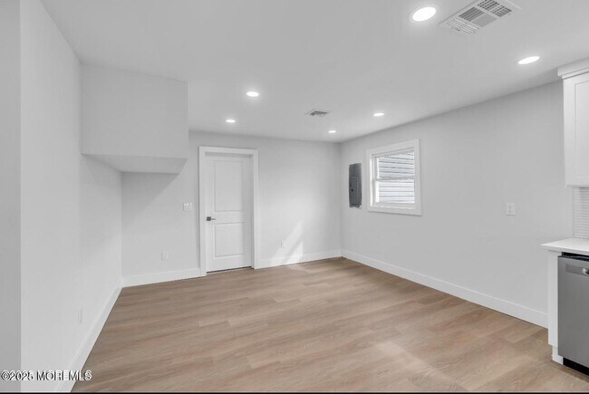 Building Photo - 23A Stoney Hill Rd