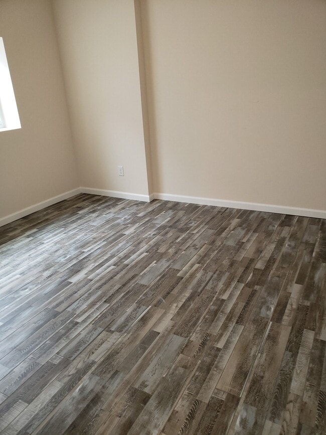 Building Photo - 35 Woodland Oaks Dr