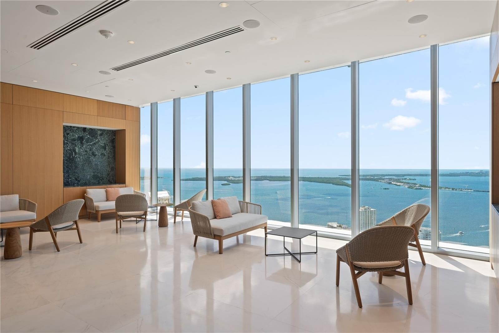 Building Photo - 300 Biscayne Boulevard Way
