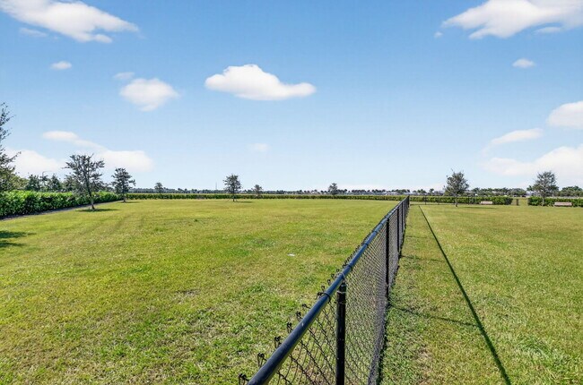 Building Photo - 15120 Wildwood Cir