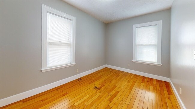 Building Photo - 18 Rowell St