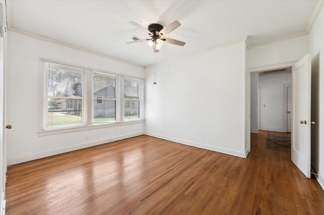 Building Photo - 703 E Main St