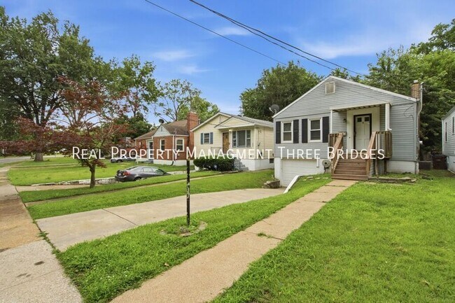 Building Photo - 249 S Hartnett Ave