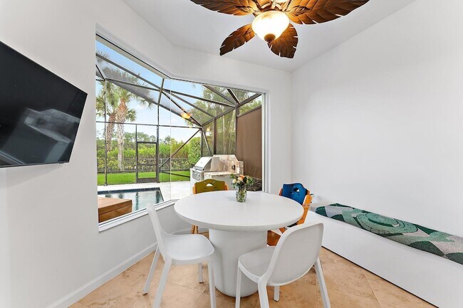 Building Photo - 236 Carina Dr